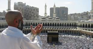 السعودية تُعلن موعد وصول أول فوج من معتمري الخارج