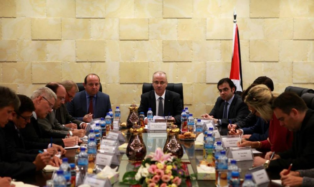 الحكومة تُشيد بموقف "الأردن" وتدعو العالم لإدانة التصعيد بالأقصى