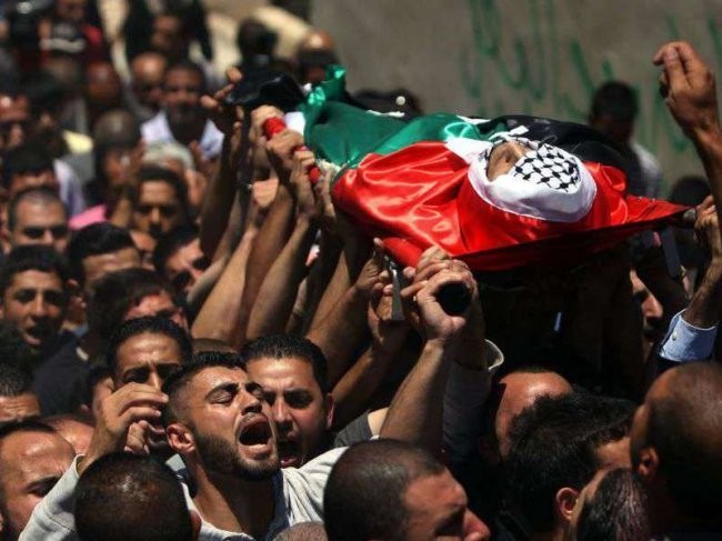 جماهير غفيرة تشيع جثمان الشهيد الأطرش بالخليل