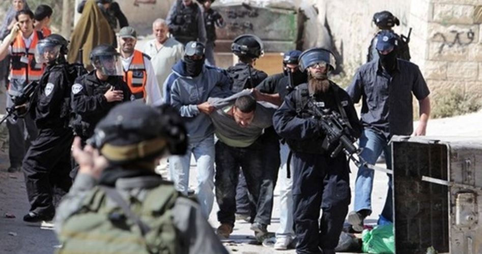 قمع مسيرات واعتداء على طلبة مدرسة
