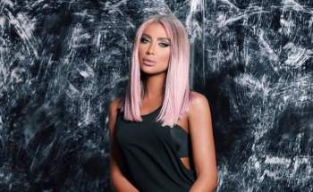 مايا دياب حافية القدمين وبلوك مختلف تحضيراً لعمل جديد