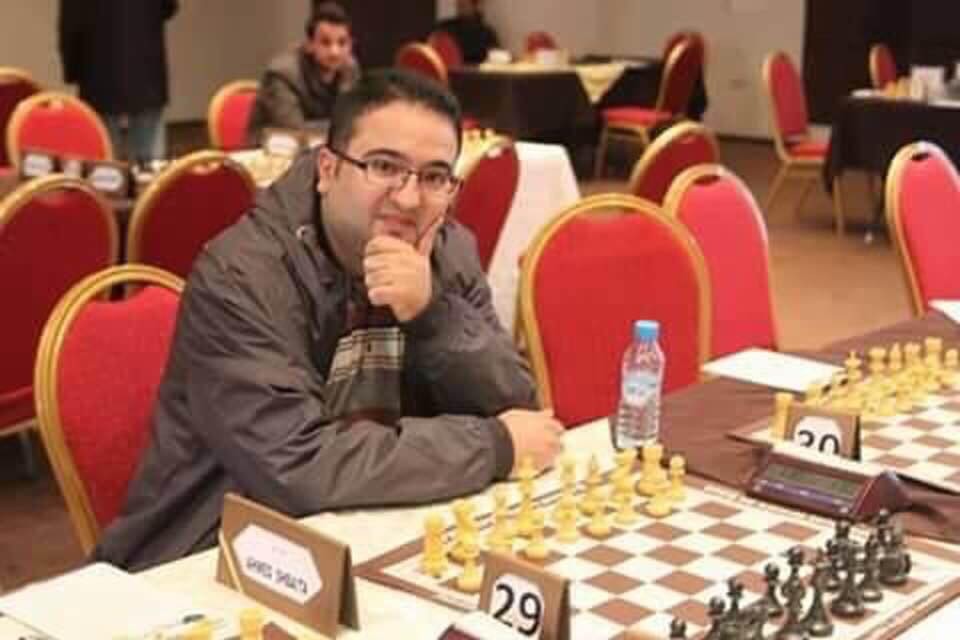 وفاة بطل فلسطين في الشطرنج إثر نوبة قلبية