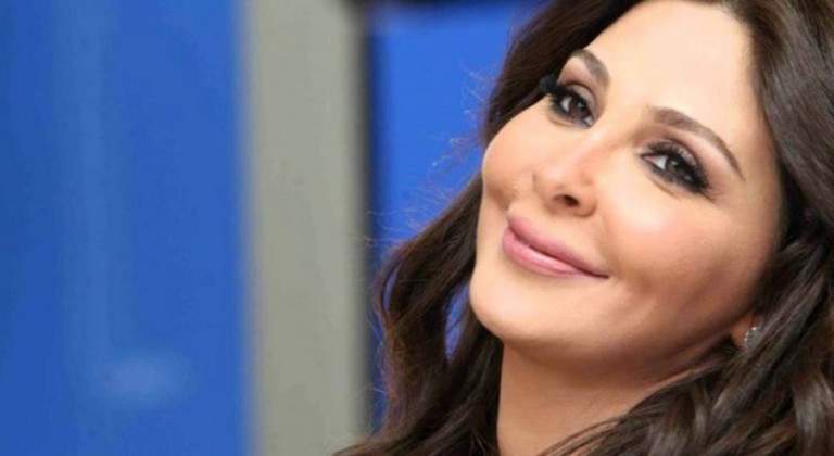 إليسا تعيش قصة حب.. وهذا هو الدليل