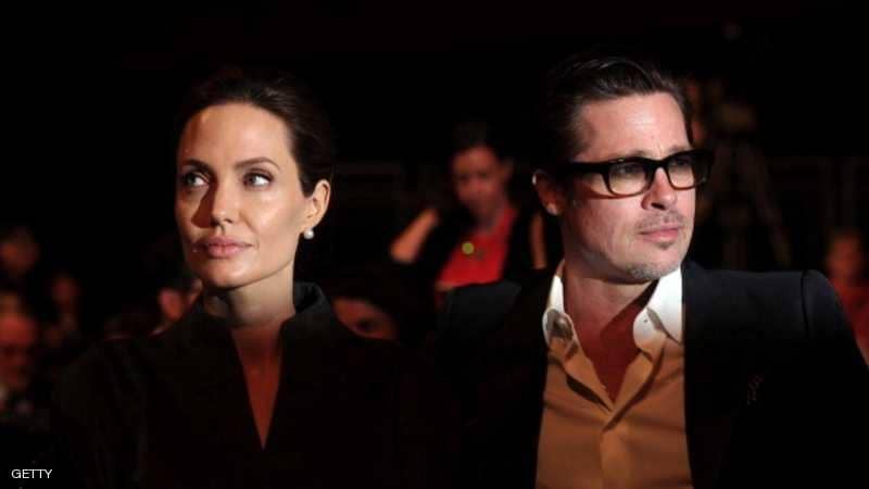 براد بيت يكذّب أنجلينا: "منحتها 9 ملايين دولار"