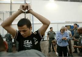 الأسرى المرضى في "الرملة" يشكون مماطلة الإدارة في نقلهم للمستشفيات