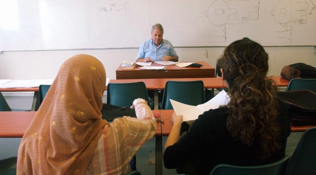 معطيات رسمية: أجر المرأة أعلى من أجر الرجل عند العرب واسرائيل عكس ذلك