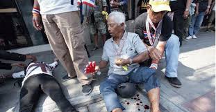 مقتل رجل وابنته إثر انفجار قنبلة أمام مدرسة جنوب تايلاند