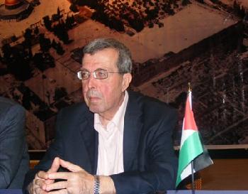 مهنا: إذا عرضت حماس لجنة لإدارة غزة لن نوافق