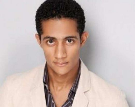 محمد رمضان يعتذر لجمهوره  قائلًا:«اعذروني على هذين الفيلمين».