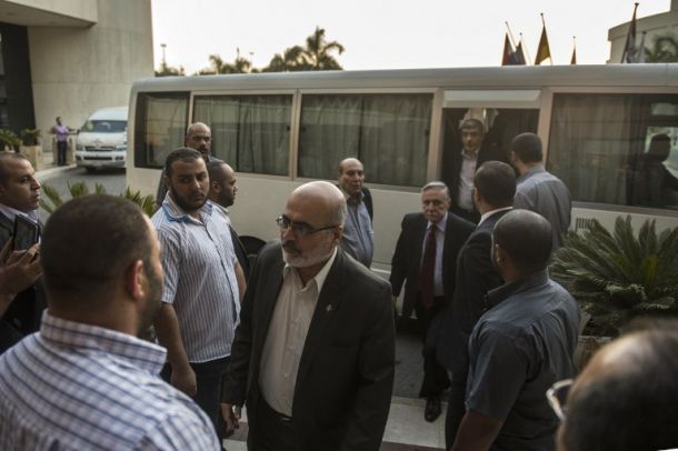 حماس تؤكد .. ننتظر موافقة مصر لمغادرة الوفد والجولة تشمل عدة دول