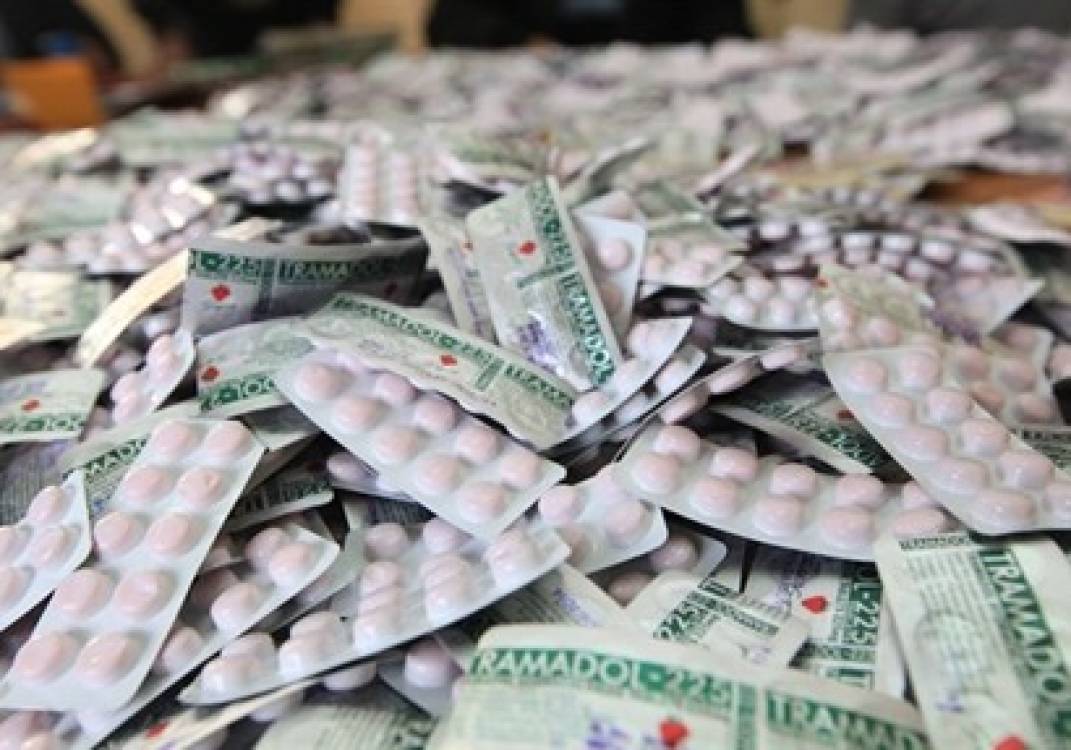 مكافحة الوسطى تضبط 1400 حبة ترامادول بحوزة أحد المروجين