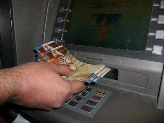 صرف رواتب المتقاعدين ومكافأة نهاية الخدمة يوم الأحد المقبل