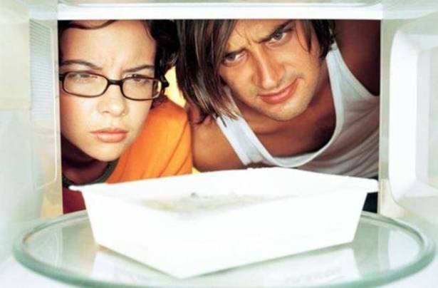 إحذروا.. 10 أطعمة تصبح سامة عند إعادة تسخينها!