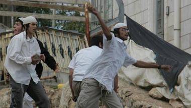 إصابة 4 فلسطينيين في اعتداء للمستوطنين بنابلس