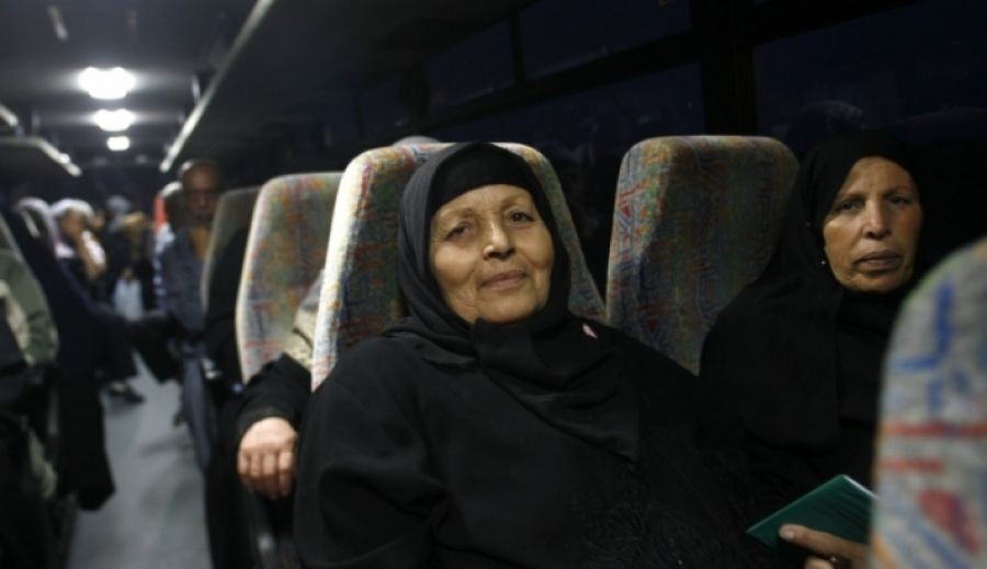 أهالي أسرى غزة يزورون 40 أسيراً في سجن "رامون"