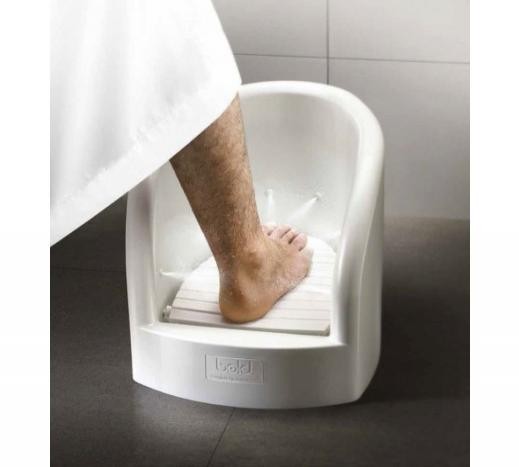 ما حكم تدليك القدمين في الوضوء؟