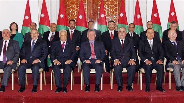 مسيرات في الأردن تطالب برحيل الحكومة