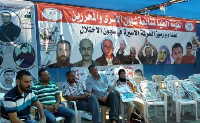 شخصيات تونسية تزور خيمة الاعتصام التضامنية مع الأسرى