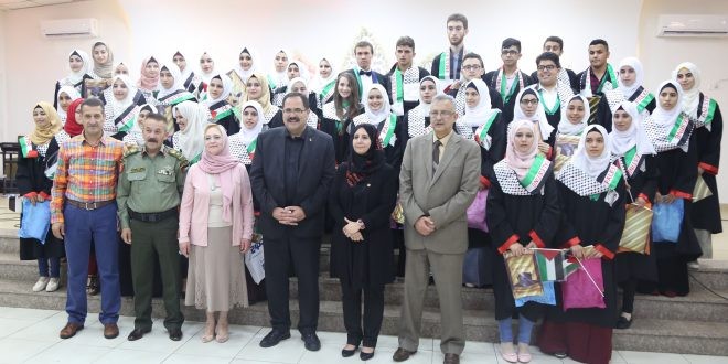 تربية طولكرم تكرم أوائل "الإنجاز" في المحافظة