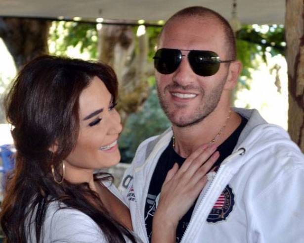 بالصور: سيرين عبد النور تغازل زوجها !