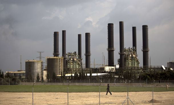 هل سيعود جدول الكهرباء لـ 6 ساعات يومياً  "موعد إدخال الوقود القطري"