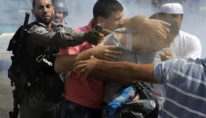 وزارة الحرب ومكتب نتنياهو يوزعون عبوات "غاز الفلفل" على الموظفين للدفاع عن النفس