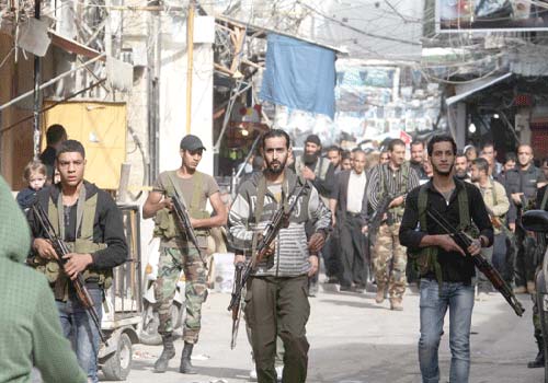 نزوح عشرات اللاجئين الفلسطينيين من عين الحلوة بسبب الاشتباكات