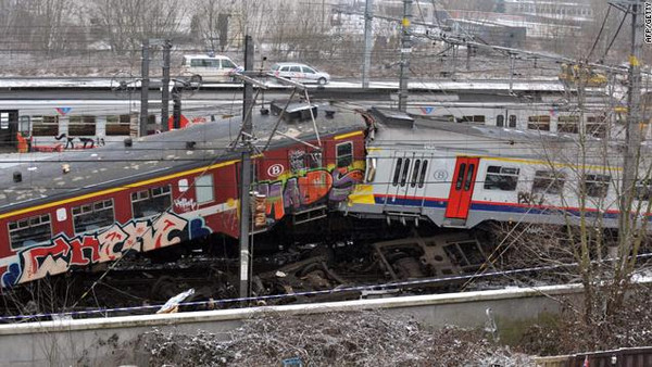 بلجيكا.. مقتل 3 وإصابة 40 إثر تصادم قطاري ركاب وبضائع