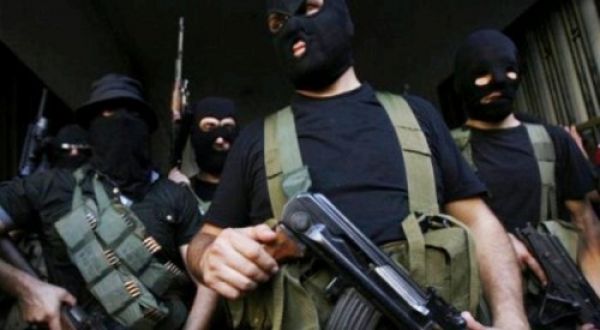 مجهولون يختطفون مواطناً من دير البلح ويعتدون عليه بالضرب