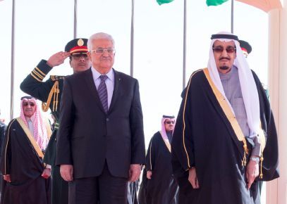 الرئيس عباس يصل السعودية للقاء خادم الحرمين الشريفين