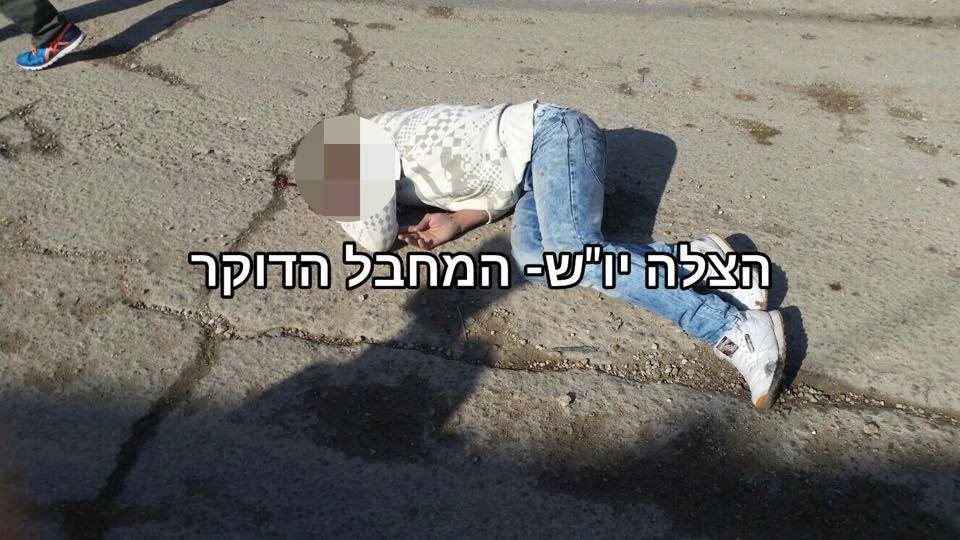 بالفيديو والصور .. #شهيد_جديد في الخليل "جردوه من ملابسه ووضعوا السكين بجواره"
