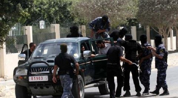 حملة اعتقالات واسعة في صفوف قيادات وأمناء سر "فتح" في الوسطى