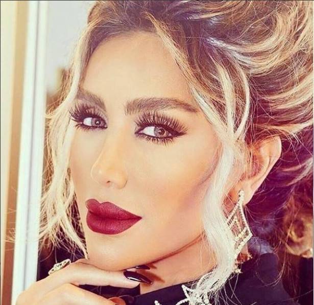 مايا دياب تثير الجدل بهذه الصور!