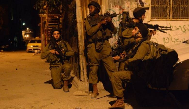 صورة: الاحتلال يداهم بيت فجار في بيت لحم ويعتقل 7 فتية