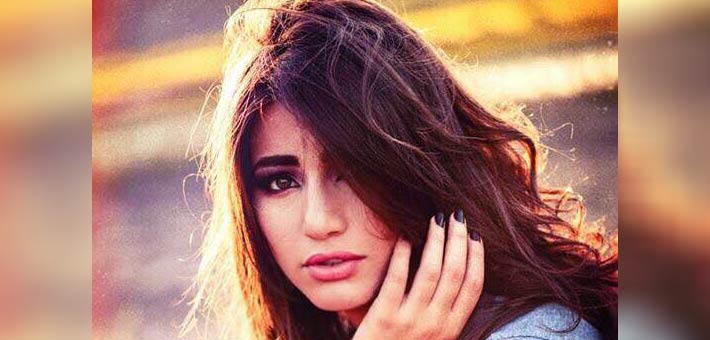 #شرطة_الموضة- إطلالة غير موفقة لهايدي موسى في تكريمها بلبنان