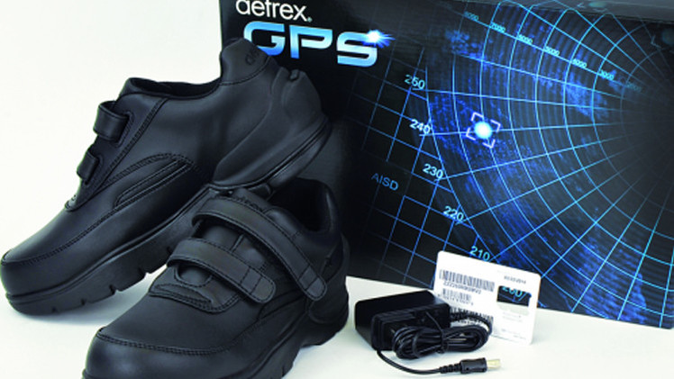 إختراع جديد أحذية مزودة بمنظوم تحديد المواقع الفضائية  "GBS"