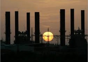 سلطة الطاقة : ضخ 400 ألف لتر وقود لمحطة كهرباء غزة غدا الاحد