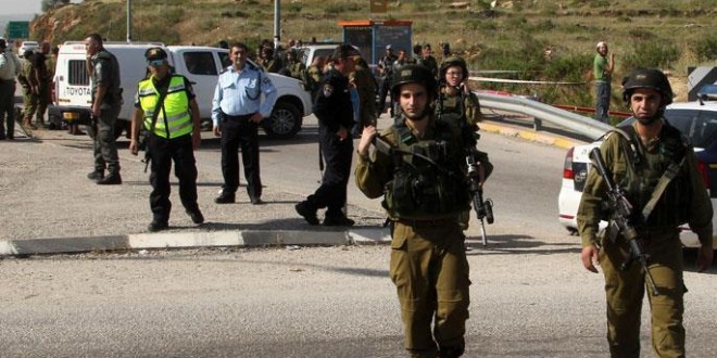 بالفيديو: إصابة إسرائيلية جراء تعرض مركبتها لرشق الحجارة في الخليل