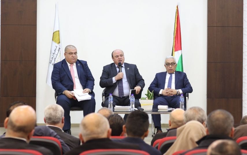 الشوا يلتقي بممثلي مؤسسات الصرافة بالضفة
