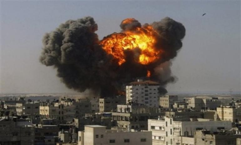"إسرائيل اليوم": إسرائيل وحماس على مسافة خطوة من التدهور إلى المجهول