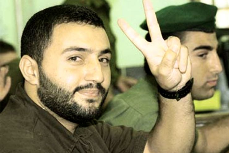 عملية طعن لضابط إسرائيلي كبير"ميخا ديان" بسجن ريمون