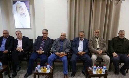 الصحة بغزة تطلع الفصائل على أزماتها الأخيرة