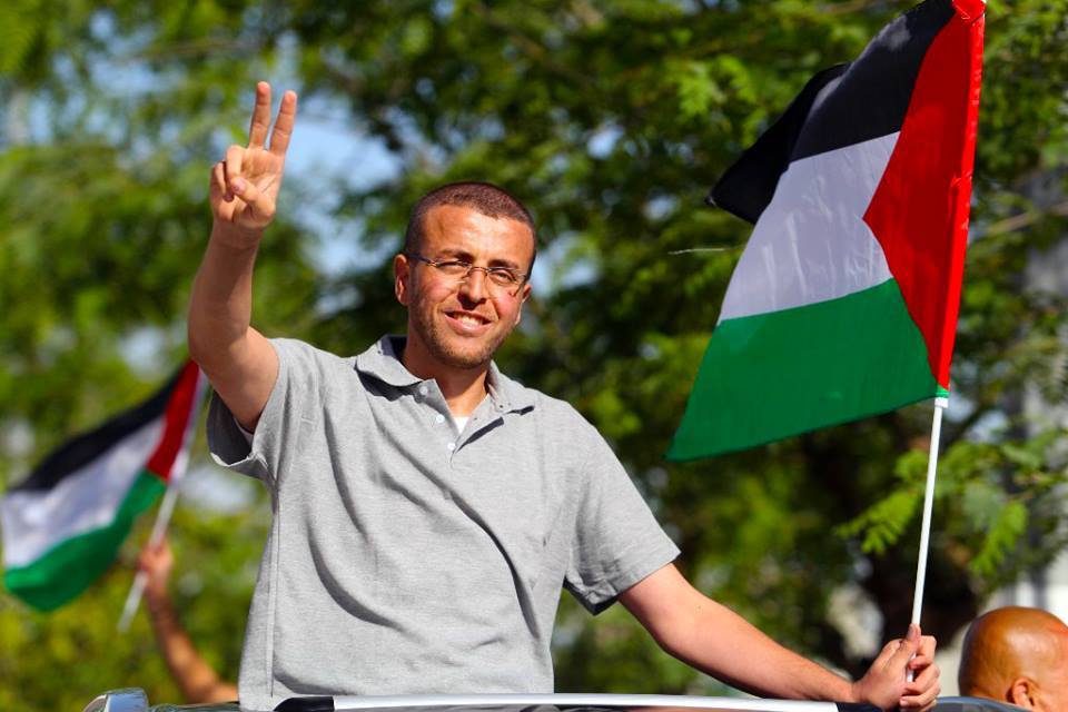 الأمعاء الخاوية تنتصر.. الأسير الصحافي محمد القيق حراً منتصف الشهر المقبل