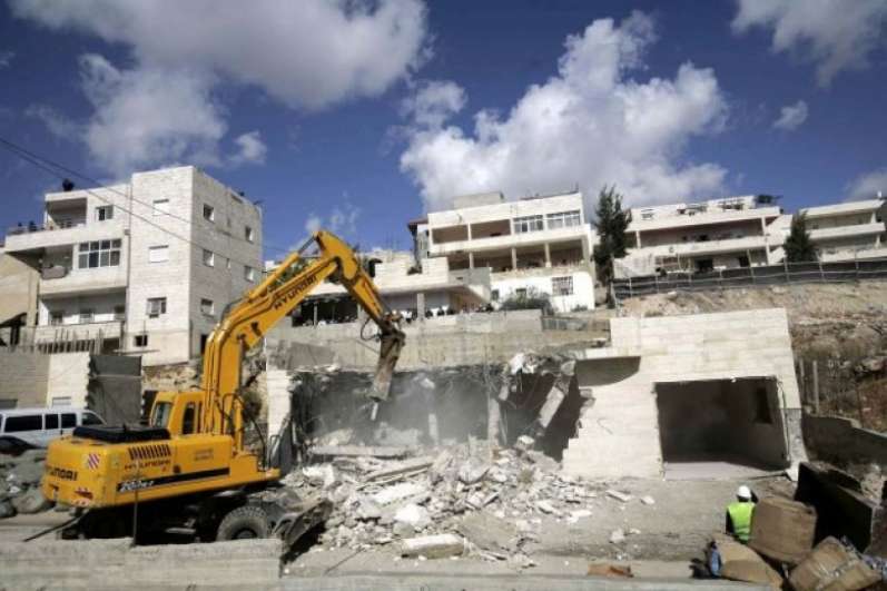 الاحتلال يوزع نحو 40 أمر هدم في "جبل المكبر" جنوب القدس