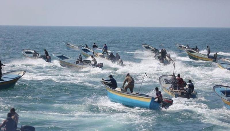 سطات الاحتلال تقلص مساحة الصيد قبالة شواطئ غزة إلى 6 أميال بحرية