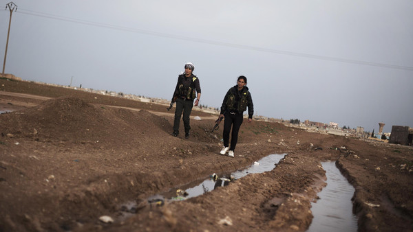 سوريا .. مقتل 16 واصابة 30 بعملية انتحارية استهدفت ثلاثة مطاعم