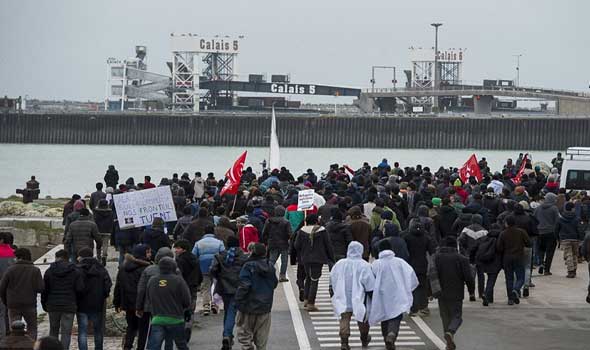 17 مليون دولار تكلفة بناء جدار لمنع وصول المهاجرين الى كاليه الفرنسية
