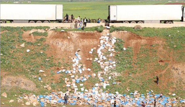 صور.. لماذا أعدم داعش أطنان من الدجاج ؟!