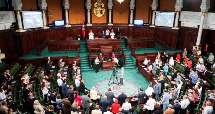 تونس:جدل واسع بعد اقرار البرلمان زيادة رواتب النواب