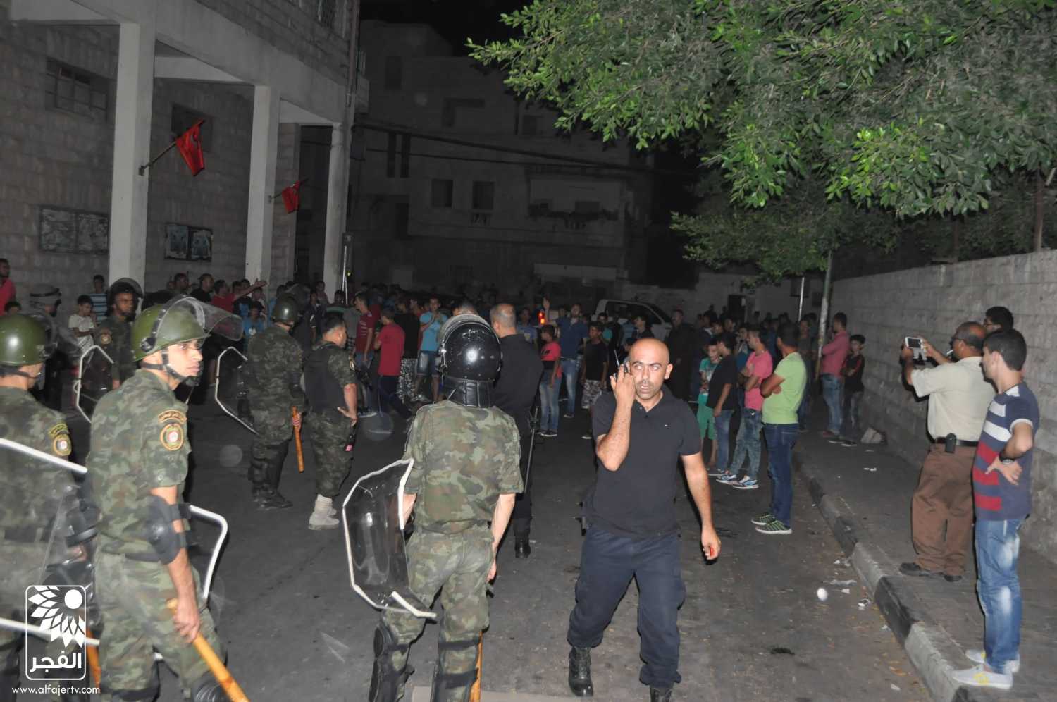 بالفيديو والصور : مظاهرات حاشدة في محافظة طولكرم بسبب قطع الكهرباء ودعوات لإقالة المجلس البلدي